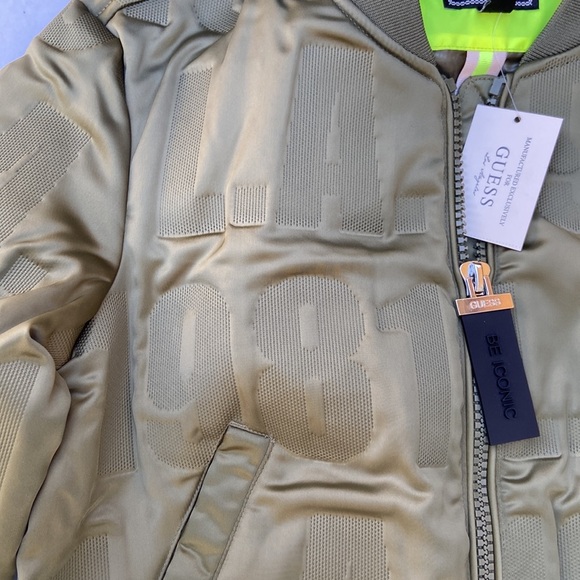 New GUESS All over logo bomber Jacket SZ S - Picture 12 of 12